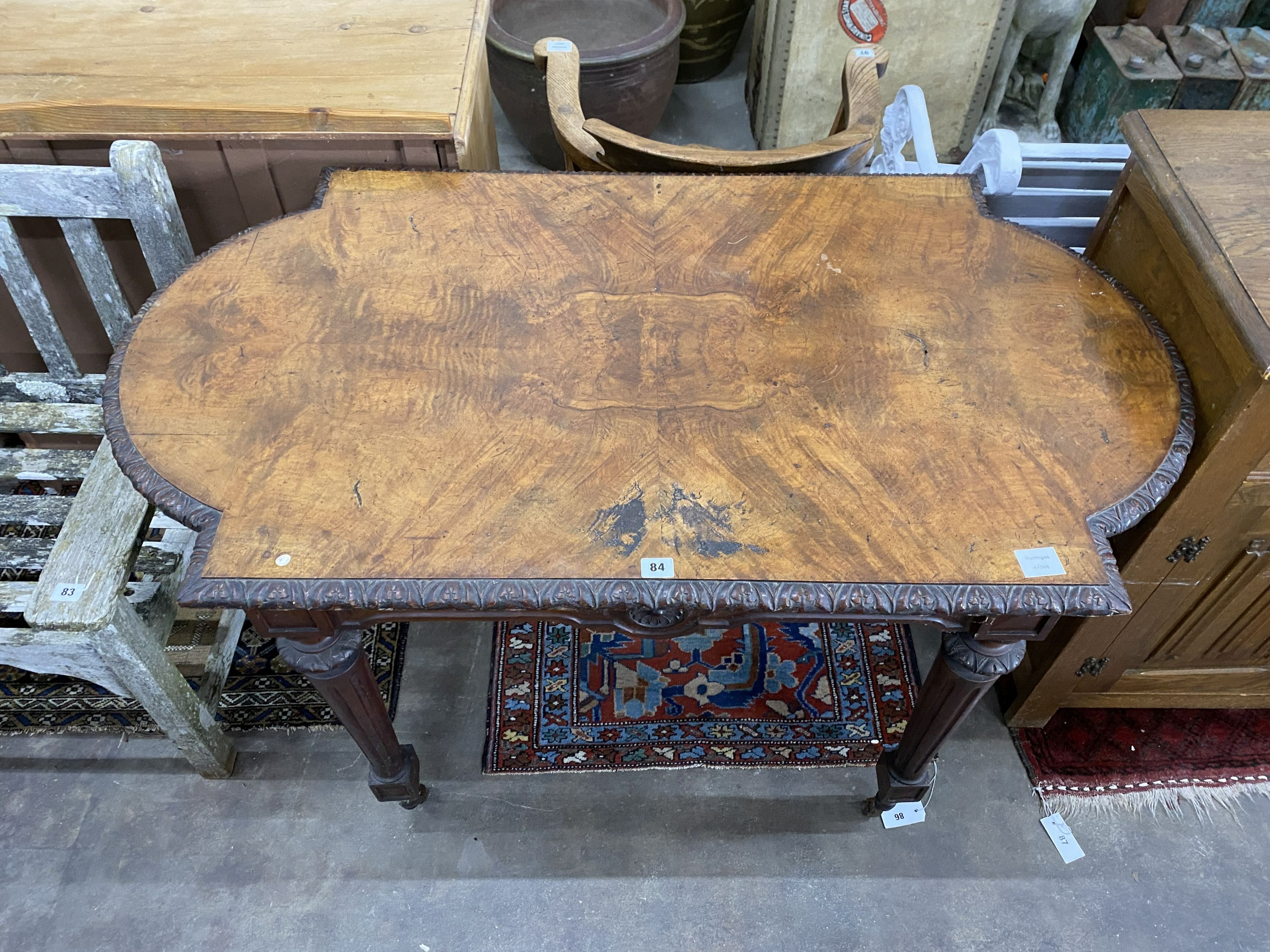 A Victorian walnut shaped oval centre table, width 122cm, depth 68cm, height 76cm